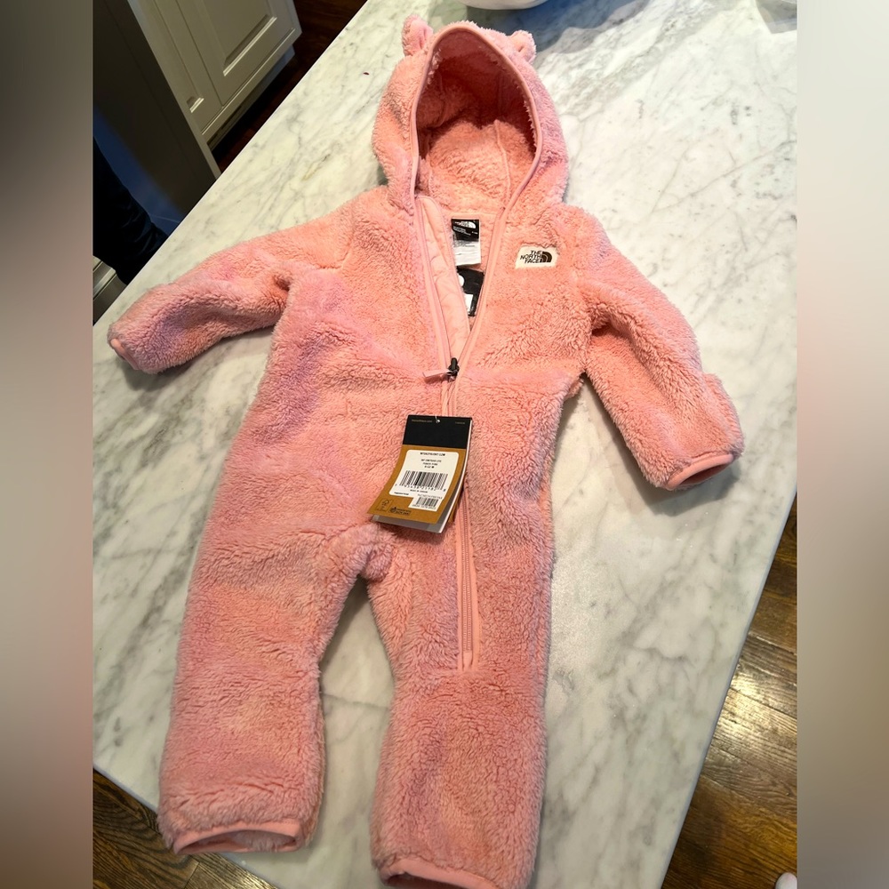 NWT baby Northface bunting in pink as 6-12mos
